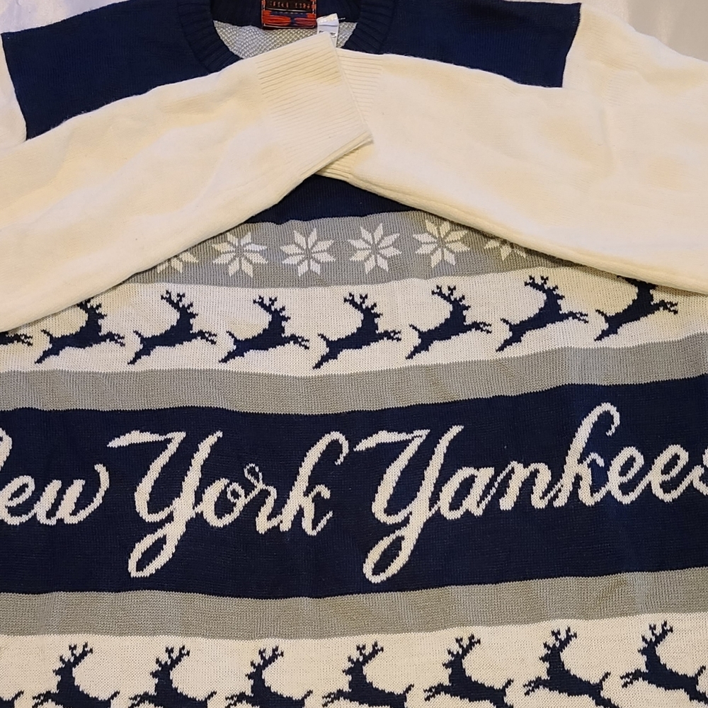 Yankees "ugly sweater"
